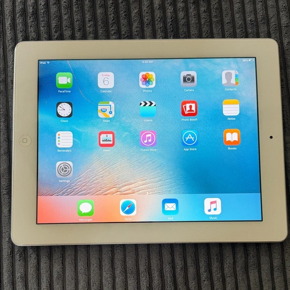 Apple iPad Tablet in White with Silver Trim
